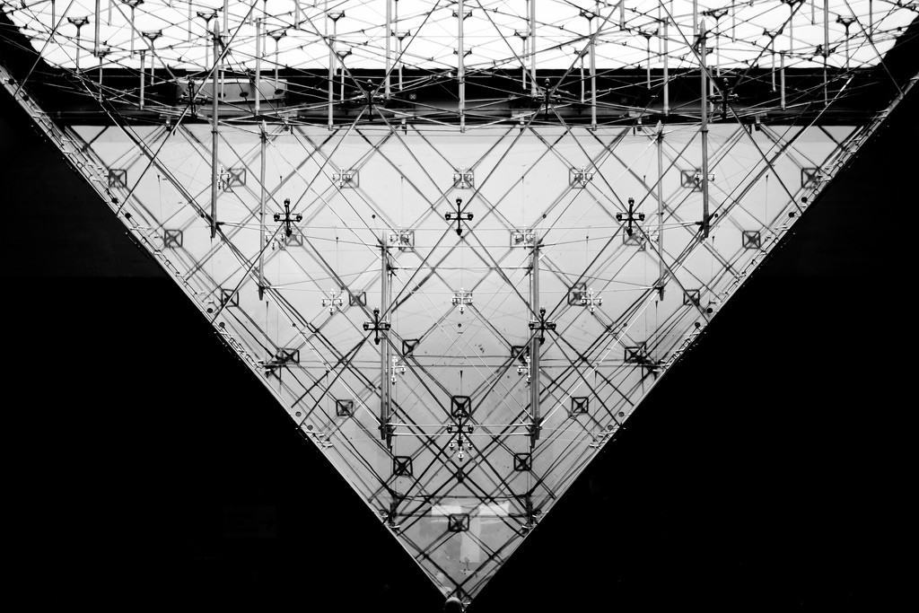 inverted pyramid at Louvre